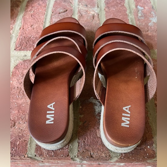 MIA Cognac Sandals, size 8 - Picture 8 of 8